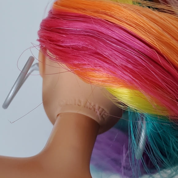 Rainbow Sparkle Hair Barbie - Picture 7 of 12